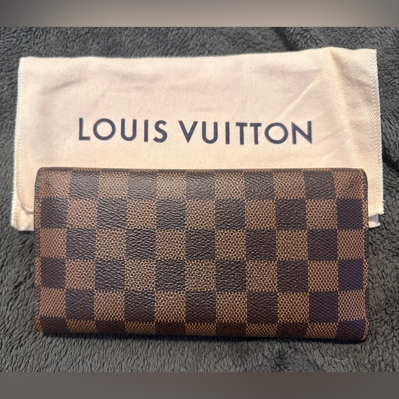 Louis Vuitton Josephine Wallet in Ebene - Picture 6 of 8